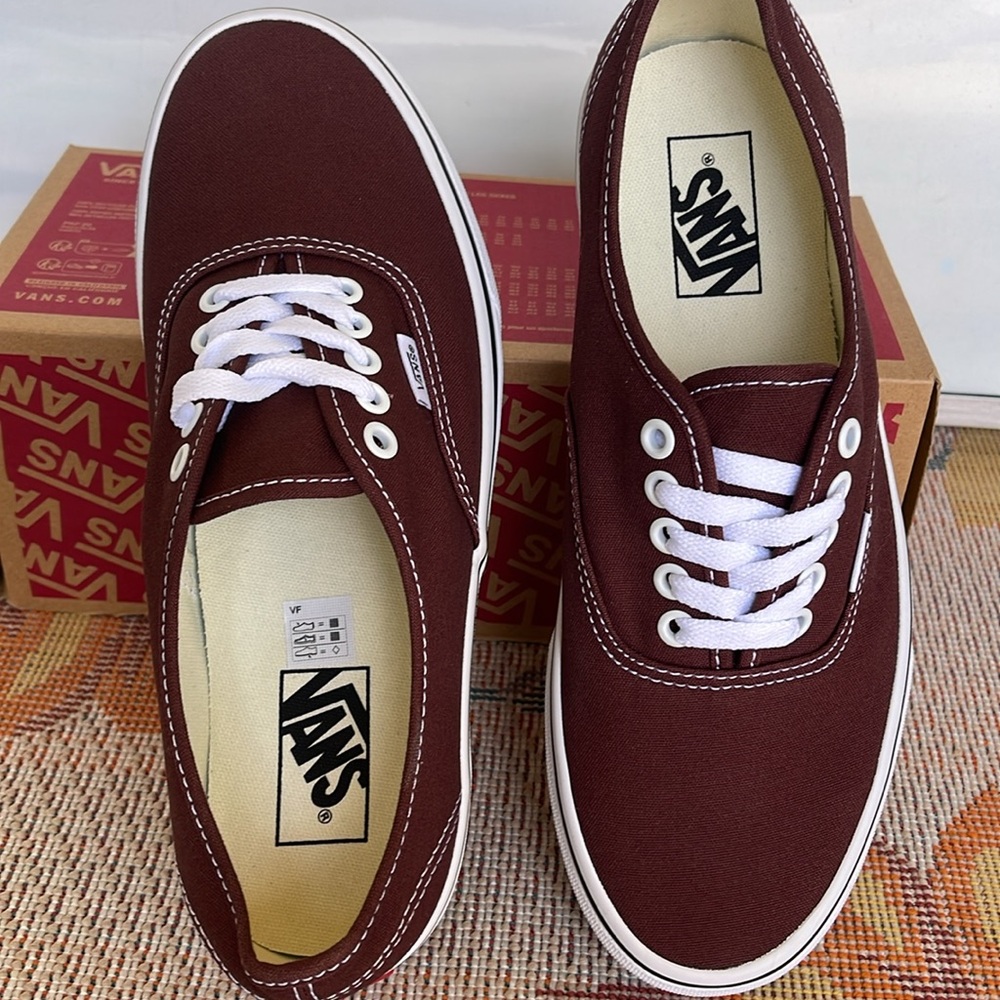 Vans WMNS Authentic
Color Theory Bitter Chocolate 
VN000BW57YO
Sneakers - Picture 13 of 16